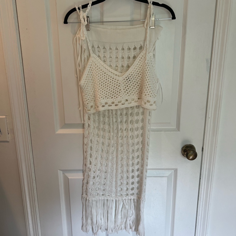 Lulu’s 2-piece white crochet cover up size XS/S